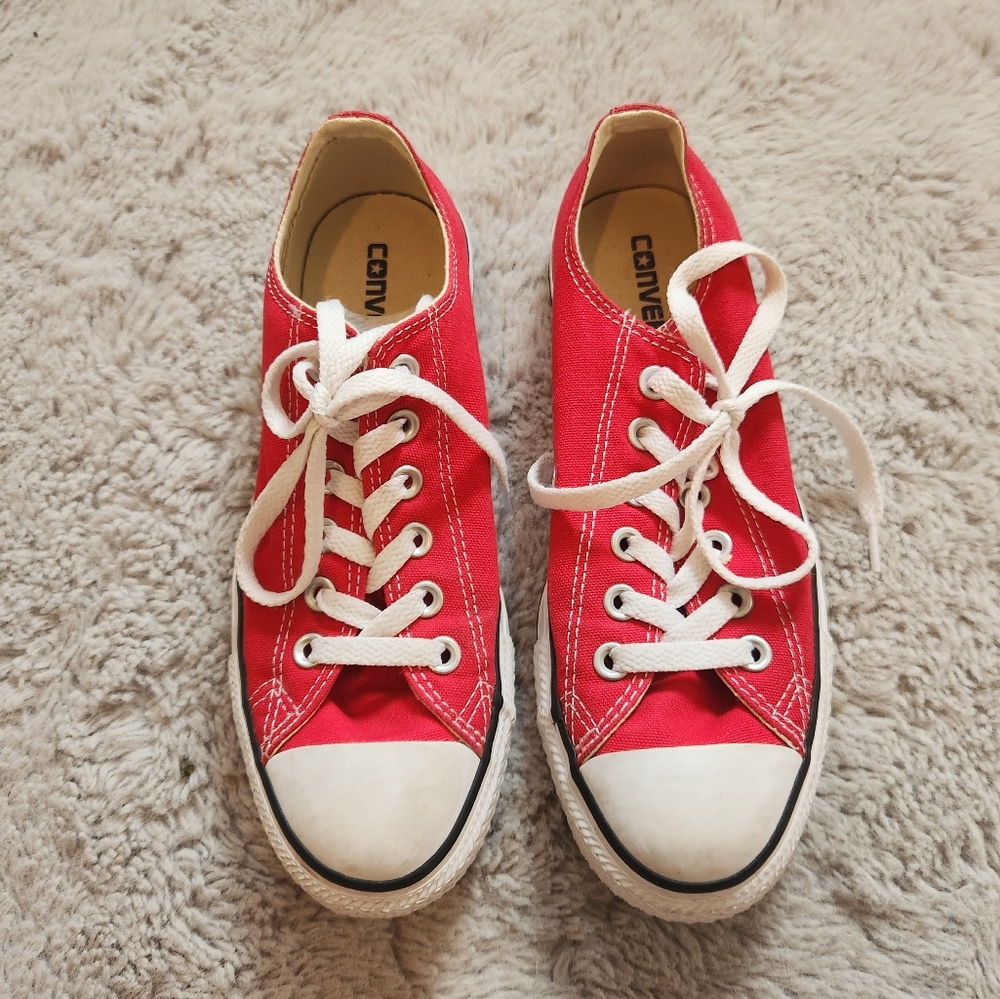 Red Lowtop Converse